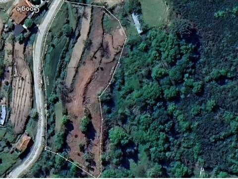 Terreno com mina de água