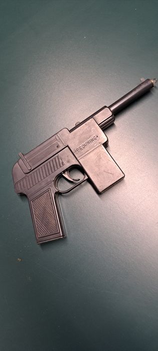 Pamiątka PRL- pistolet zabawka