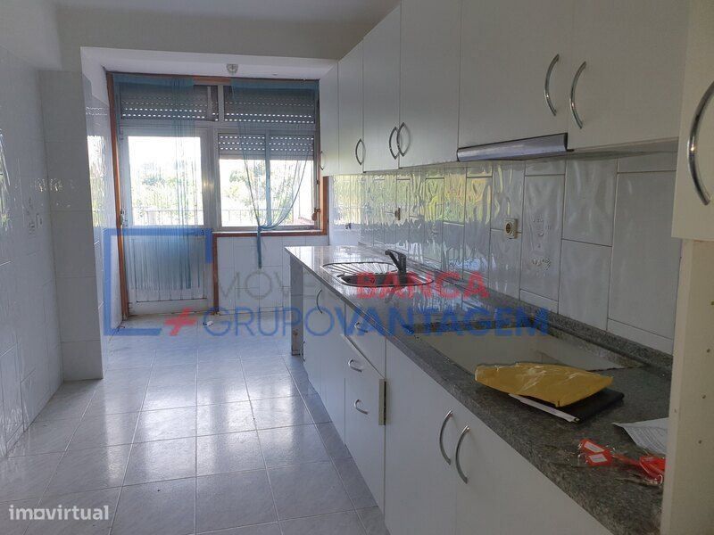 Apartamento T3 102 m2, situado em Santa Marinha
