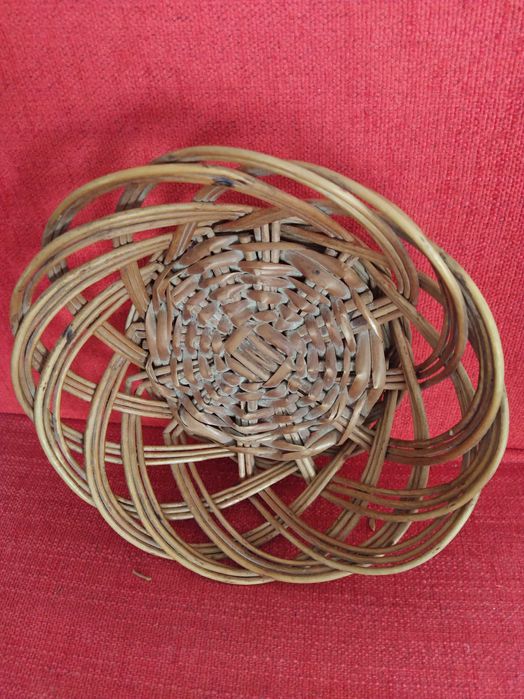Cesta em verga tamanho pequeno diâmetro 22cm