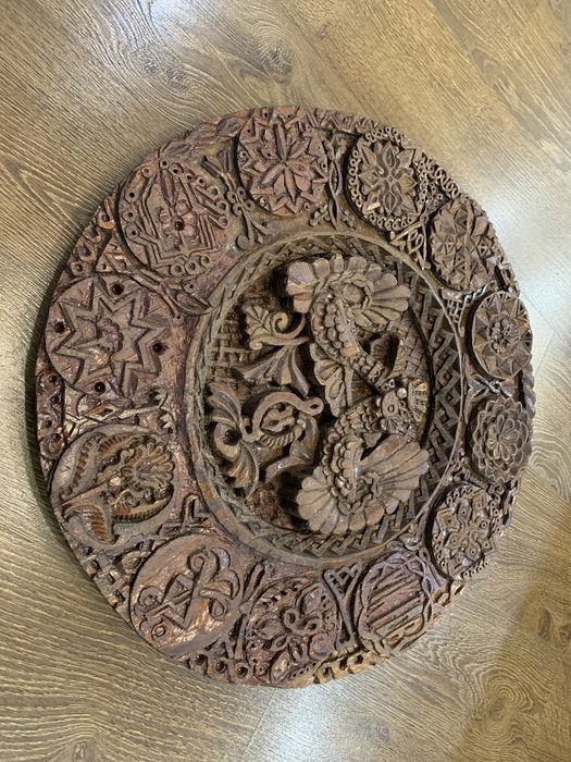 Продам настенное украшение сувенир из красного дерева для декора