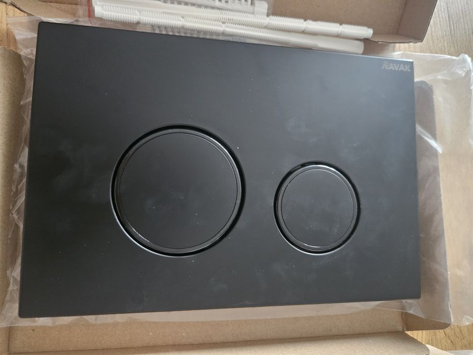 Przycisk  spłukujący do stelaża czarny Circle Ravak