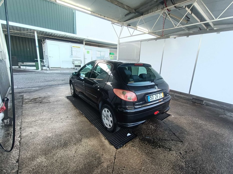 Peugeot 206 1.4 HDI Look 5P Muito Económico foto 3