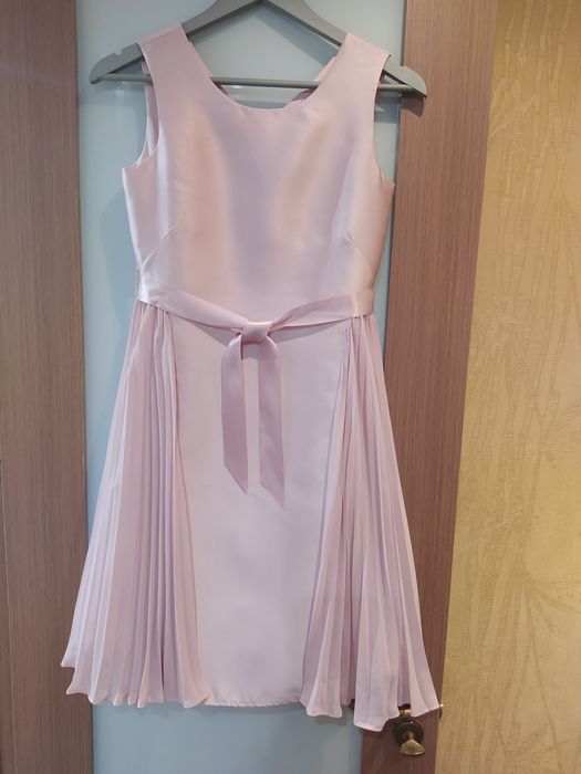 Элегантное атласное платье для девочки(рост 150-155), фирма  Monsoon