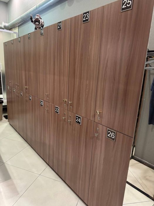 Секційні шафи для спортзалу