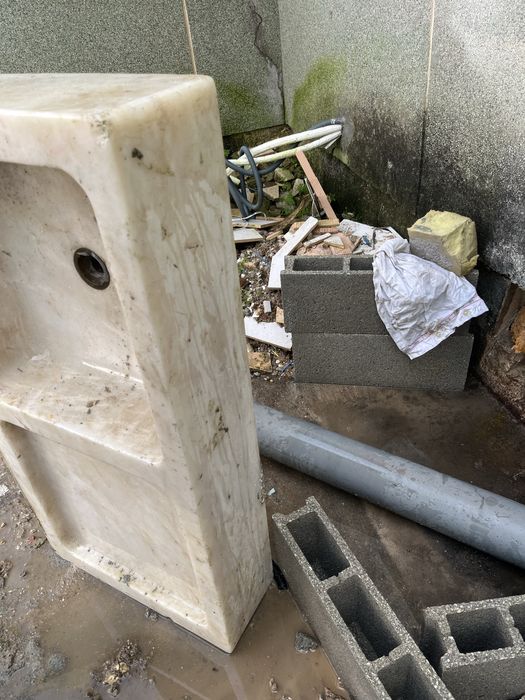 Lavatorio duplo de pedra