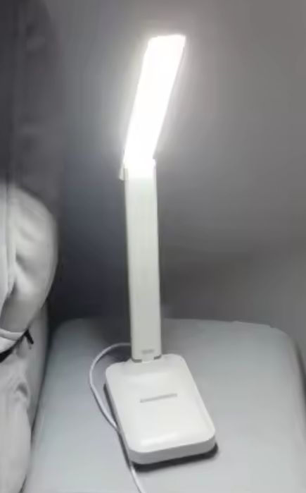 Настольная лампа (светильник)