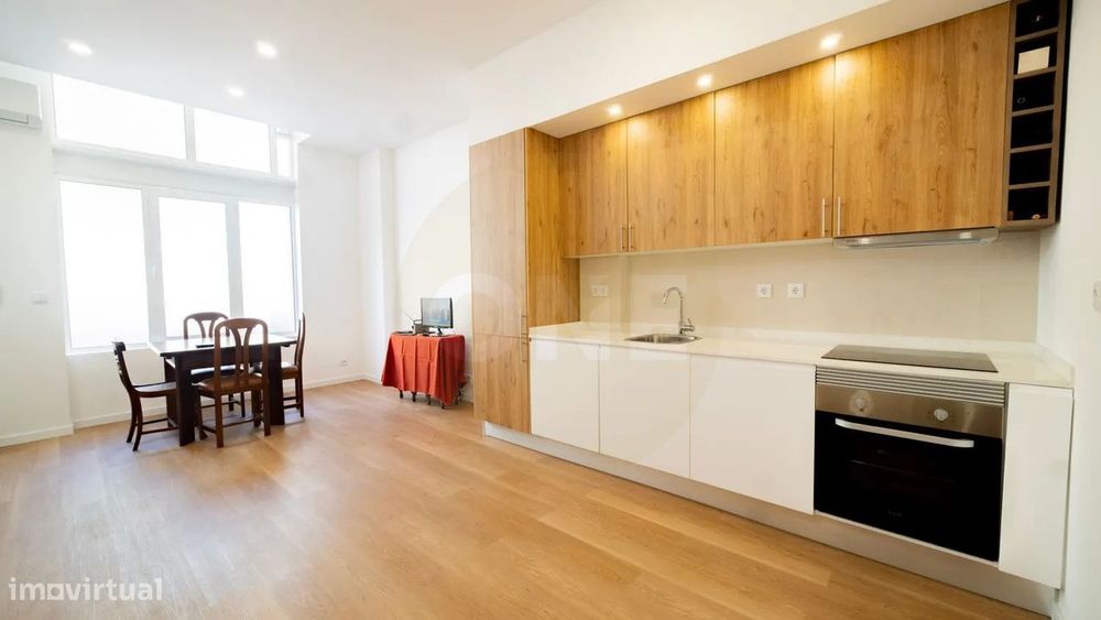 Apartamento T3 Remodelado, no bairro da Codivel, Odivelas