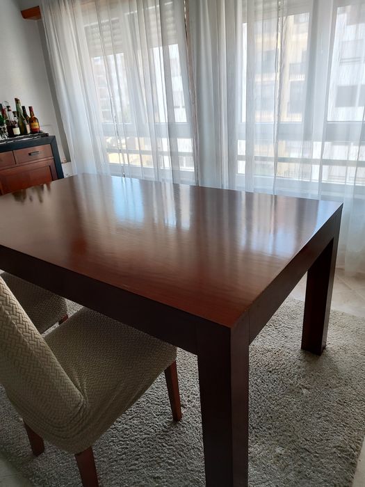 Mesa de sala extensível (madeira maciça)