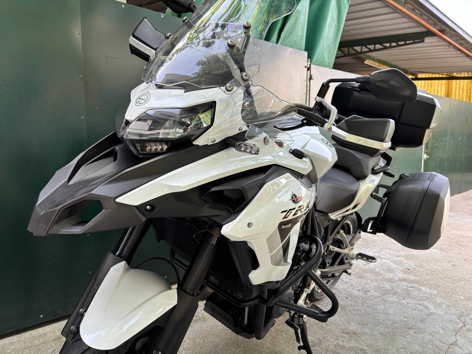 Benelli TRK 502 com kit malas