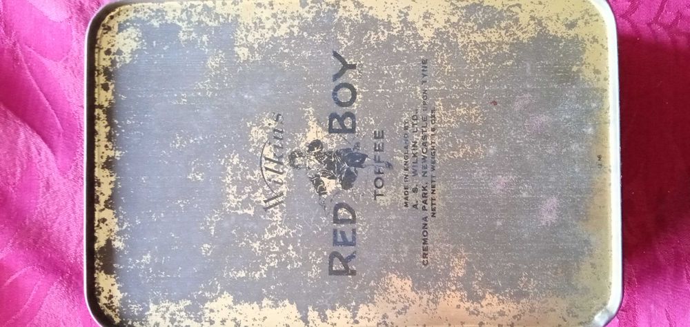 Red Boy! Lata antiga Vilkius Inglesa Toffee-15E-Parafusos-2E desde 2E.