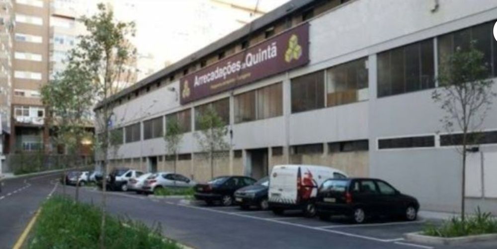 Arrendo Garagem Fechada (Box ) 20 m2 - Na Quintã - Guimarães Centro
