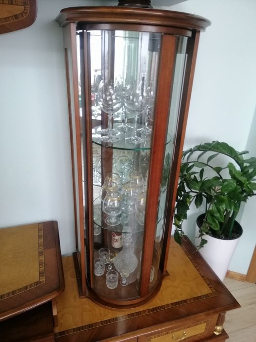 Гостиный гарнитур. Дерево. Румыния.