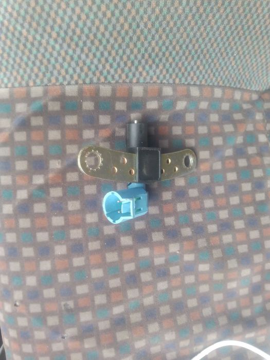 Датчик колінвала Рено 19