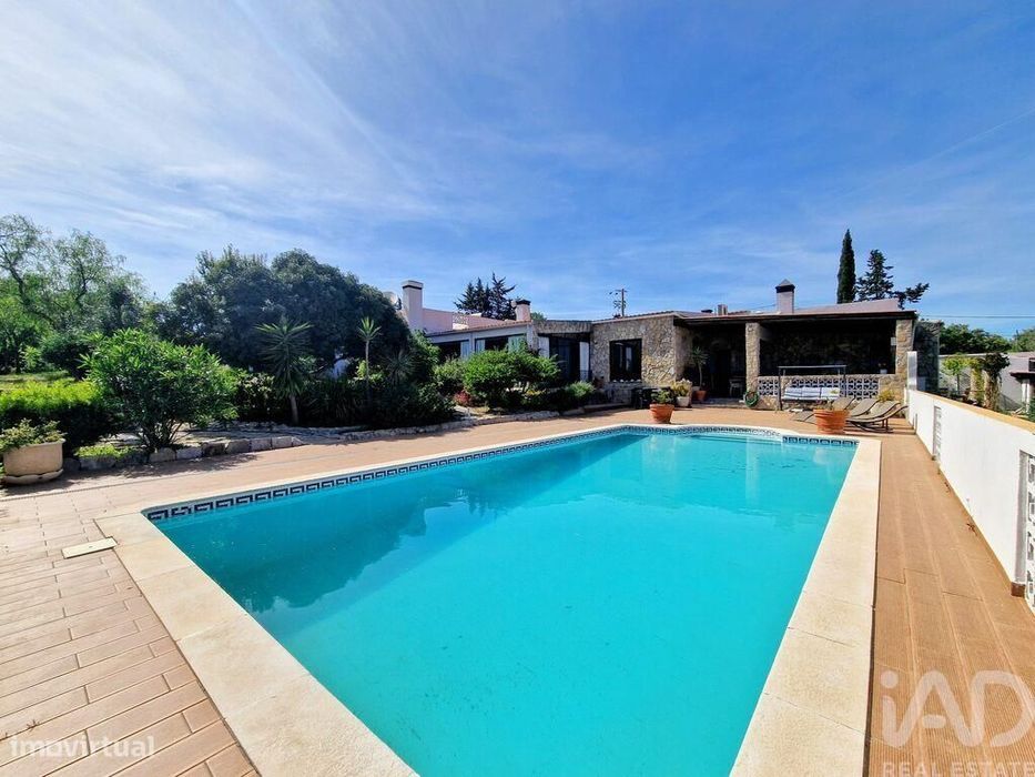 Casa / Villa T5 em Santa Bárbara de Nexe de 265 m2