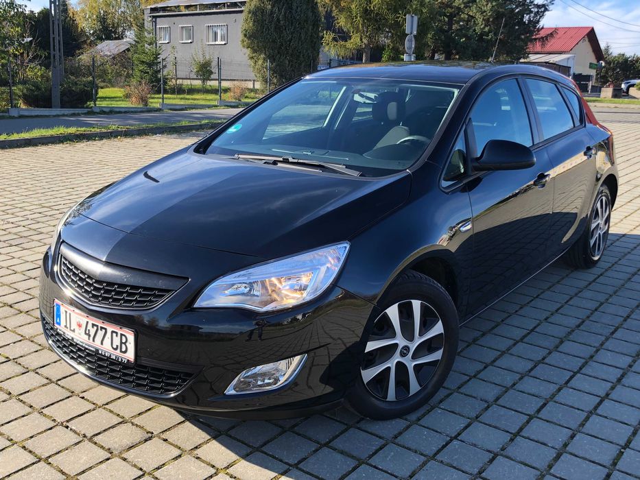 OPEL ASTRA 2011 POJ. 1.4 BENZ.  serwis klima opłacony