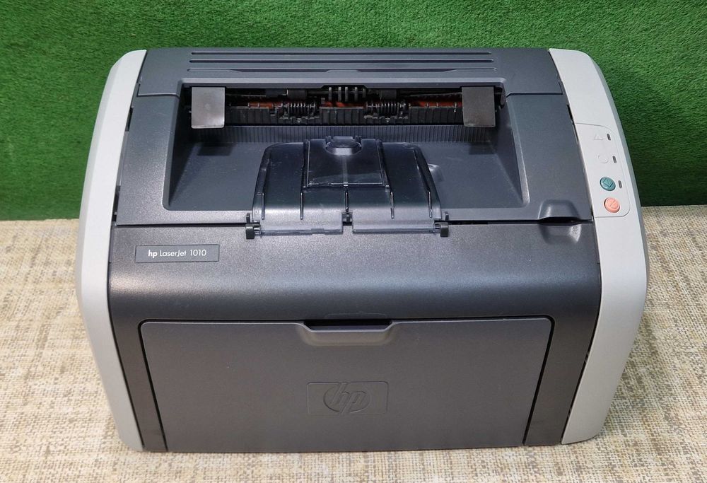 Drukarka laserowa HP 1010 - nowy toner i kable