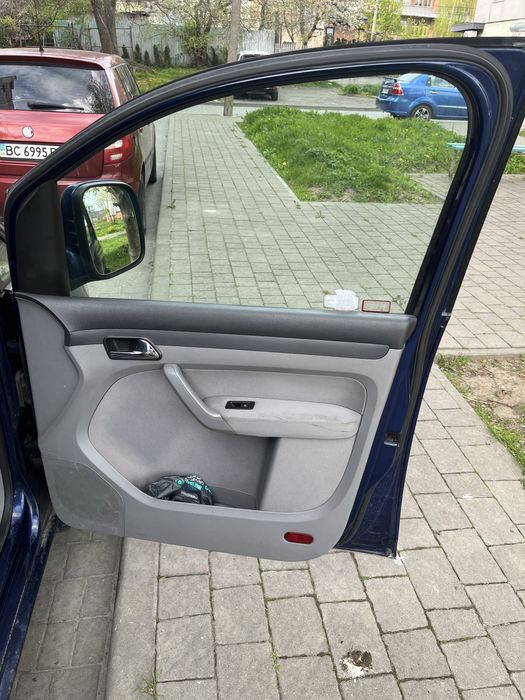 VW Caddy Maxi 2009рік оригінальний пасажир