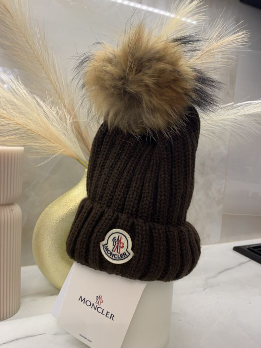 Nowa czapka z metkami