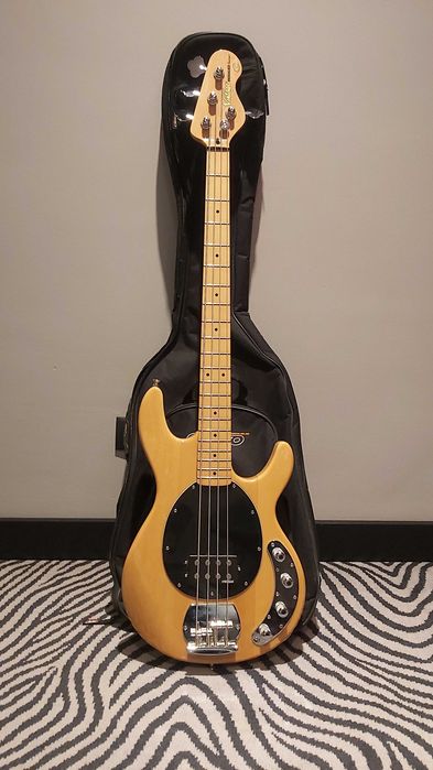 Gitara basowa Vintage V964