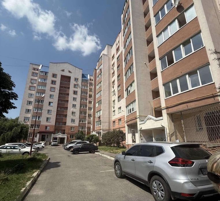 Продаж 2 кім квартири на Незалежності 58.