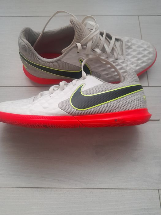 Sprzedam  buty halowe nike