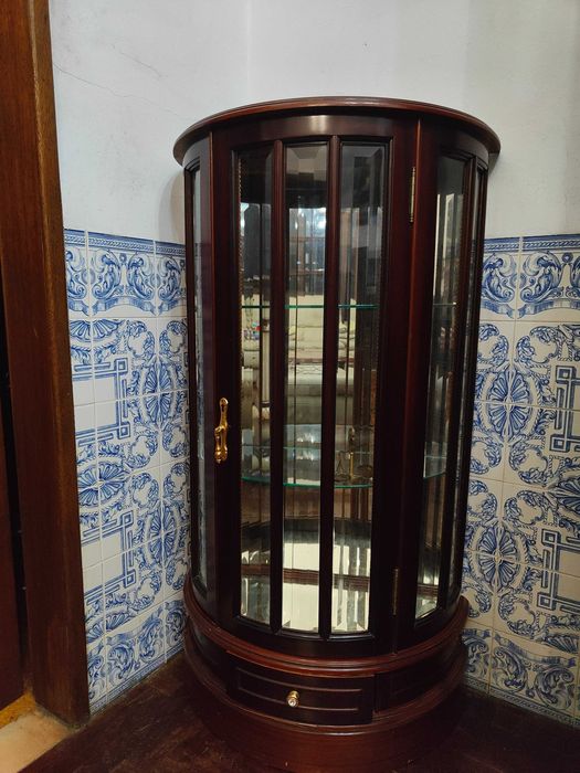 Vitrine de Vidro e Madeira Maciça