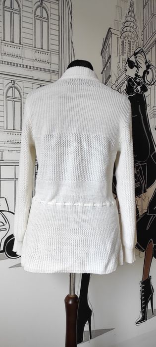 Damski biały sweter kardigan blezer jesien