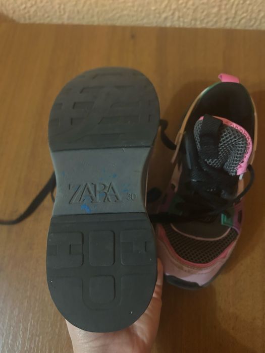 Кросівки ZARA  на дівчинк