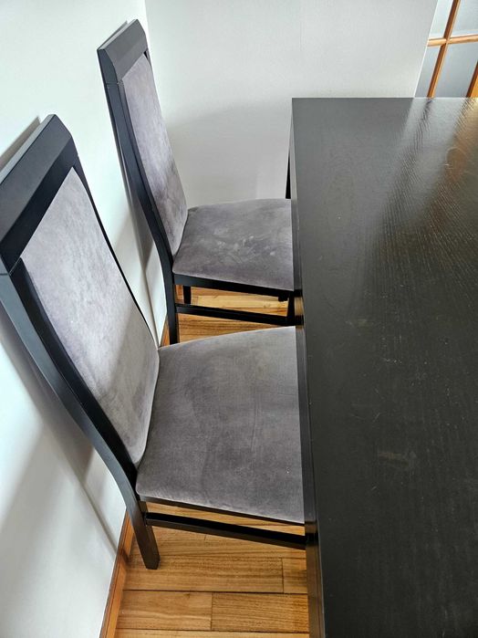 Mesa e cadeiras sala jantar
