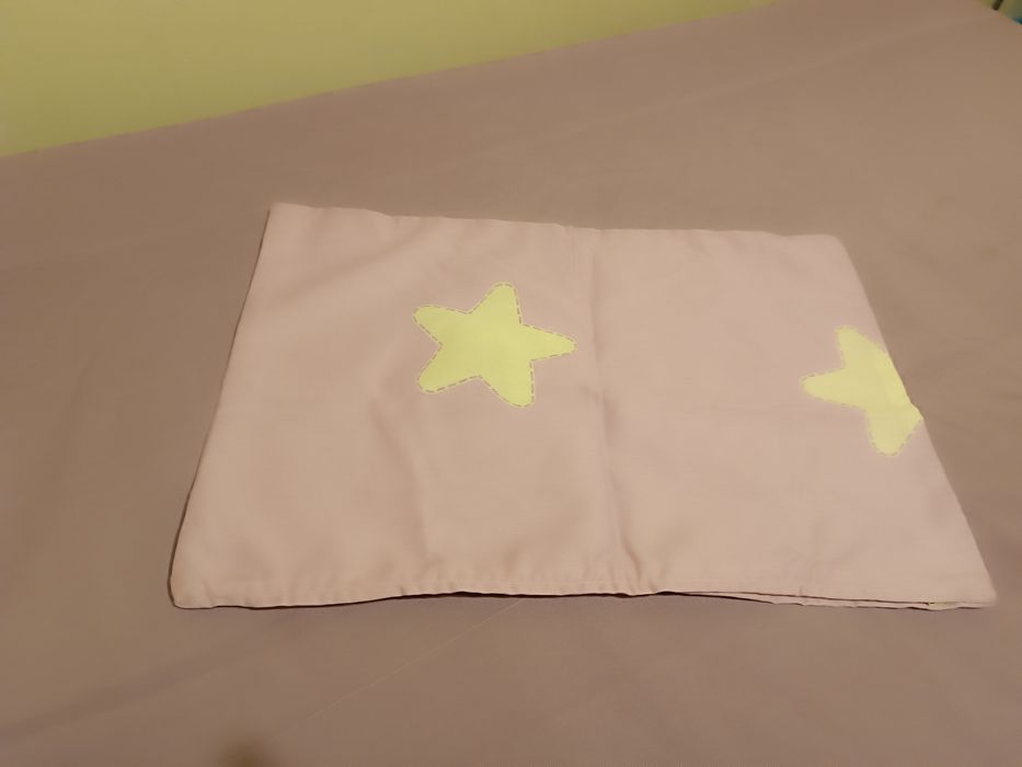 Conjunto de duas fronhas  lilás para decorar cama de menina