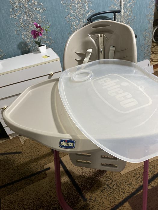 Продам столик для кормления chikko