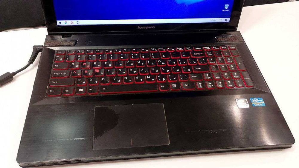 Ігровий ноутбук Lenovo Y500, Intel Core i7, дві дискретні відеокарти, SSD та HDD диски і т.д.