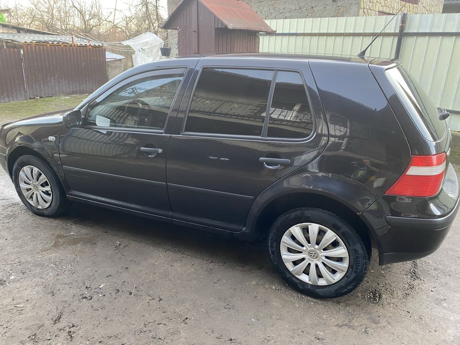 Голф 4 2004 року