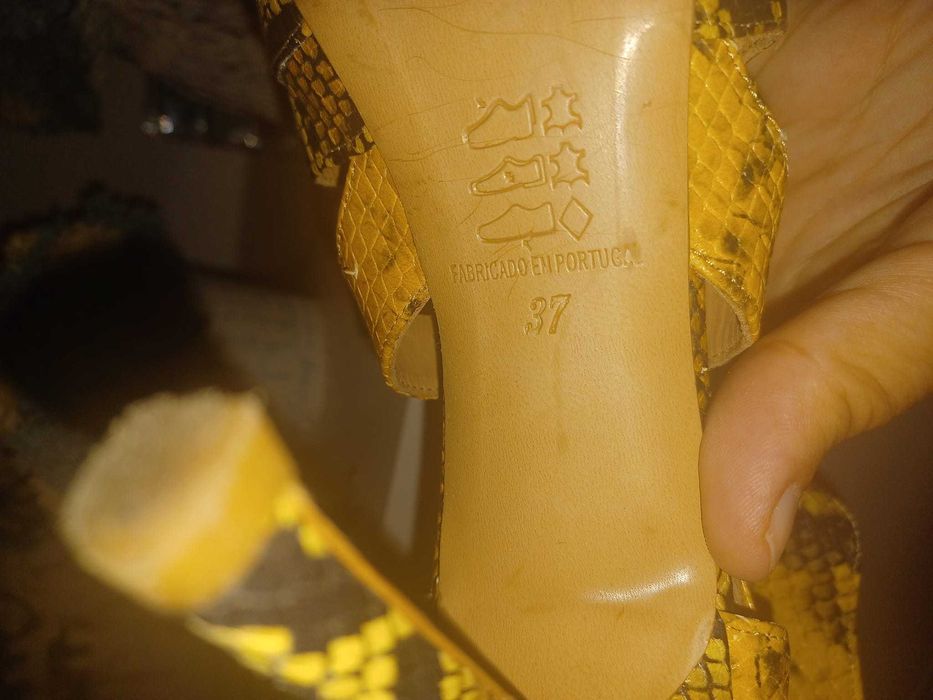 Sandálias da Ruika em pele