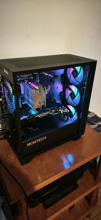 Torre gaming impecável