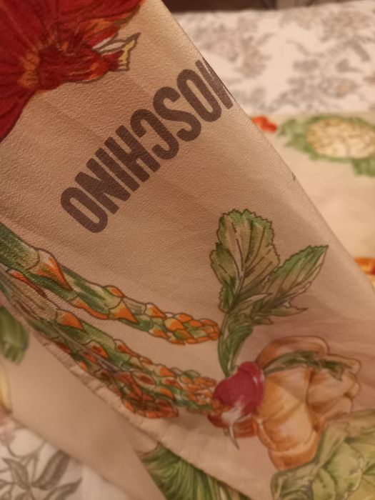 Шовкова хустка moschino