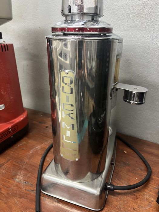 Moinho de café Quick Mill vintage a funcionar a 100%