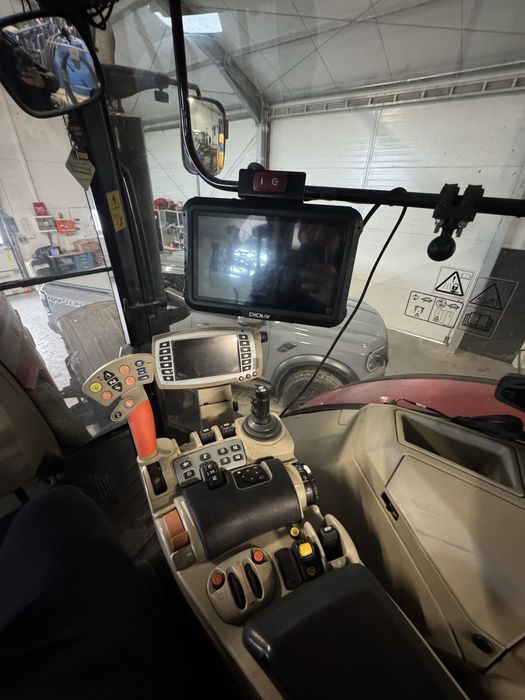 Massey Ferguson 8737