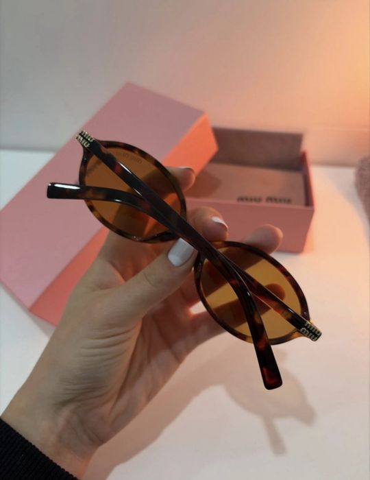 Óculos MiuMiu (lente castanha ou escura)