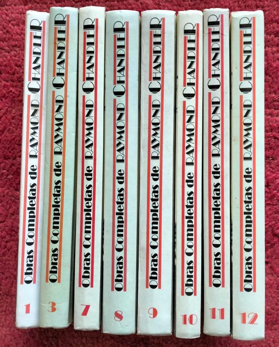 Literatura Policial: Raymond Chandler, Ian Fleming, Agatha Christie, Georges Simenon, Ellery Queen