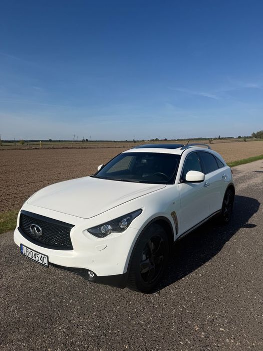 Infiniti Q70