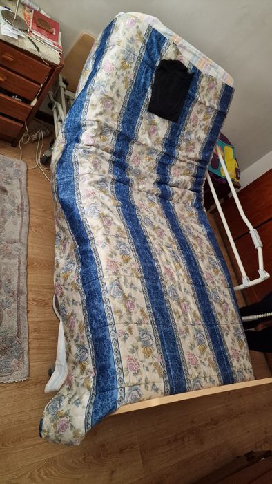 Cama e cadeira de rodas elétricas