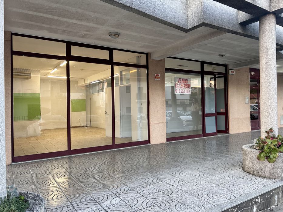 Loja Comercial em Guilhufe Penafiel