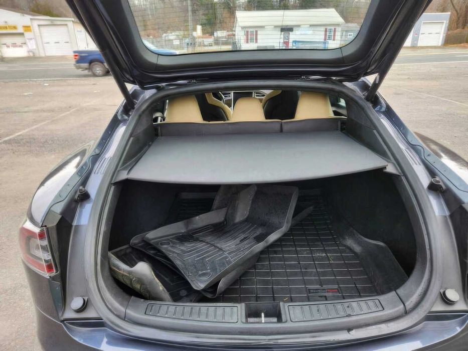 Tesla Model S      2016