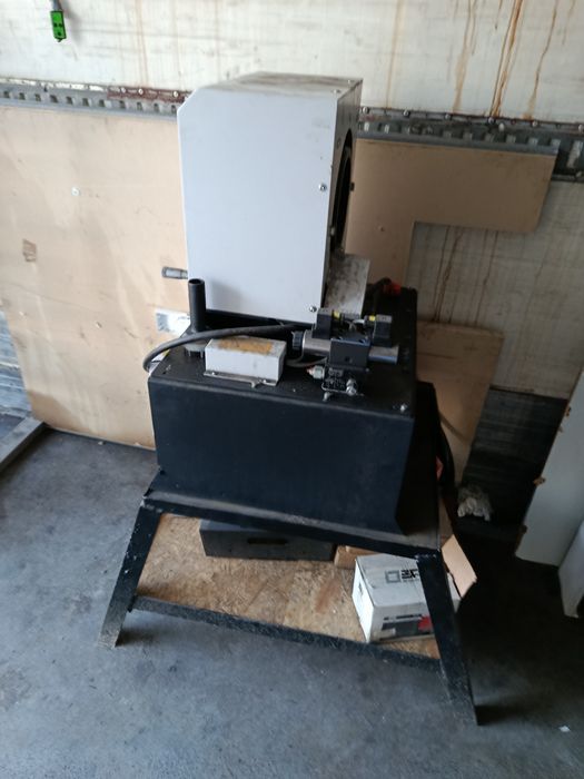 Prasa do węży hydraulicznych Uniflex UG 32  zestaw startowy