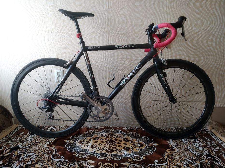 Карбоновий шосейний велосипед