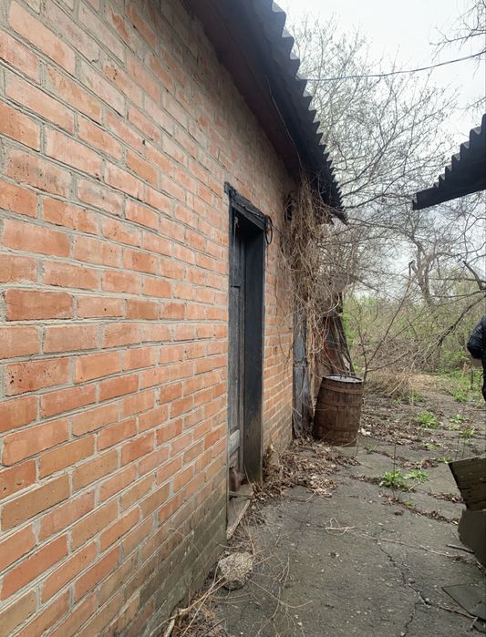 Продам будинок поряд з містом !