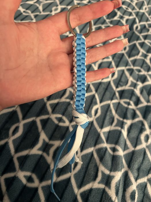 Porta chaves branco e azul