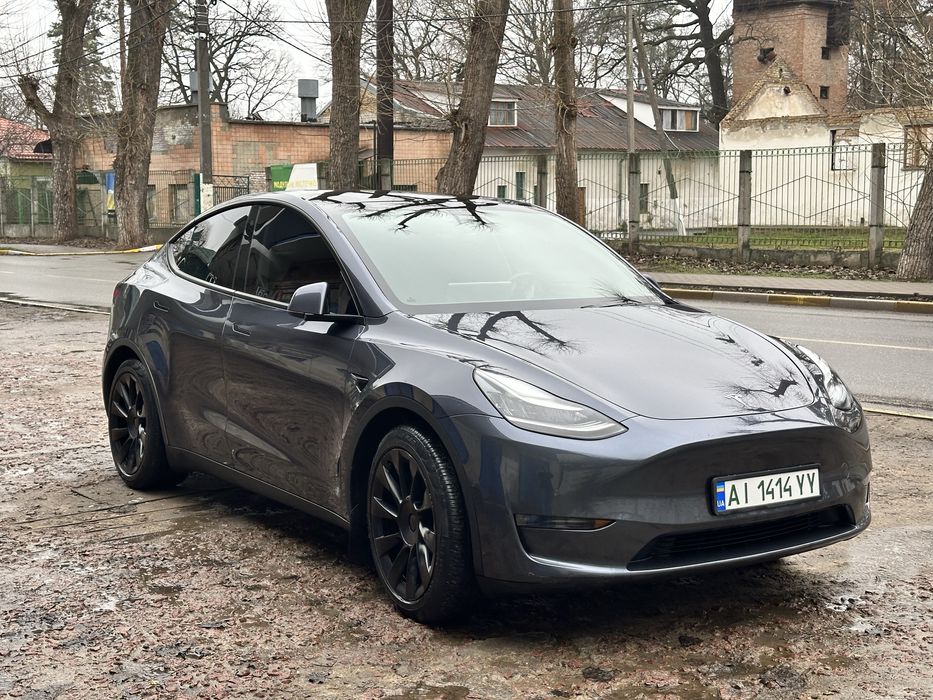 Tesla model Y 82kwt